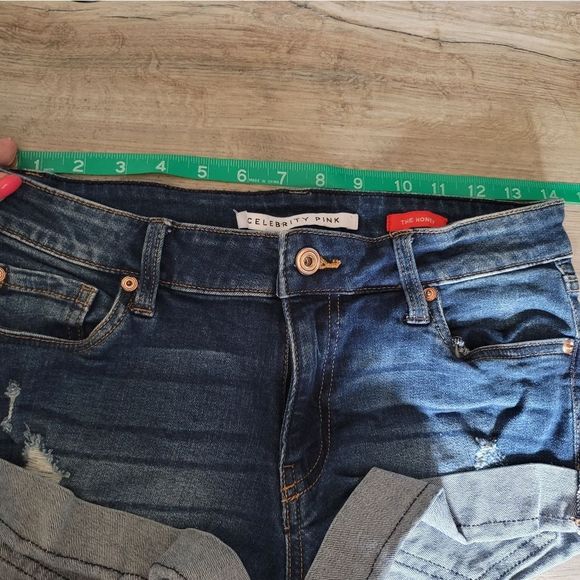 Celebrity Pink The Honey short shorts mid rise size 1/25 distressed Cheeky - Picture 7 of 10